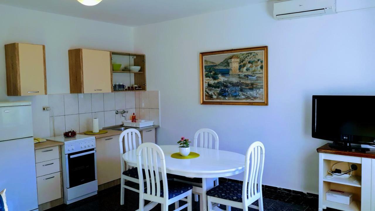 Apartment Ivo Trogir Bagian luar foto